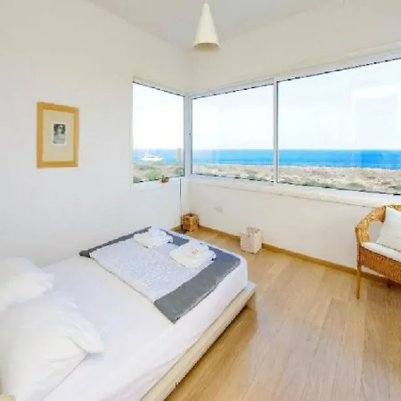 How To Rent Your Own Beachfront Villa, 1462 别墅 *