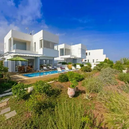 How To Rent Your Own Beachfront Villa, 1462 别墅 *