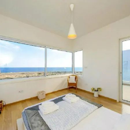 How To Rent Your Own Beachfront Villa, 1462 Villa Protarász