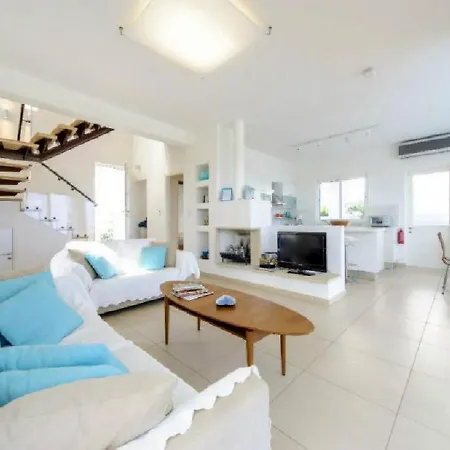 빌라 How To Rent Your Own Beachfront Villa, 1462 프로타라스