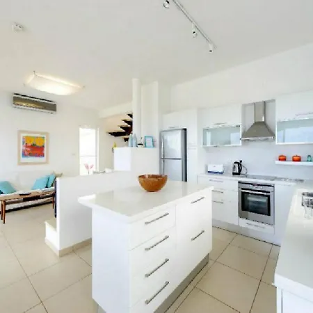 ヴィラ How To Rent Your Own Beachfront Villa, 1462 *