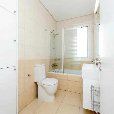 How To Rent Your Own Beachfront Villa, 1462 ヴィラ プロタラス